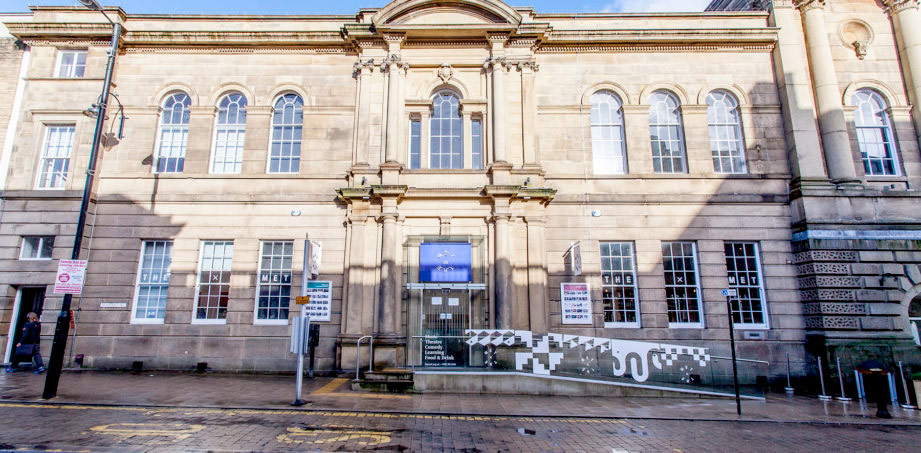 The Met, Bury